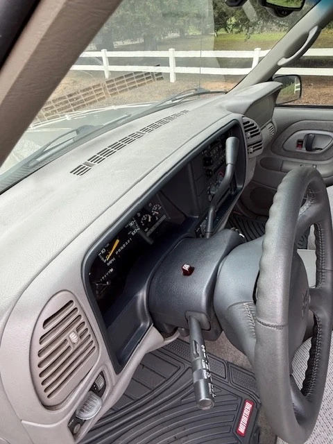 1999 Chevrolet Suburban 8th Gen - Image 21 of 21