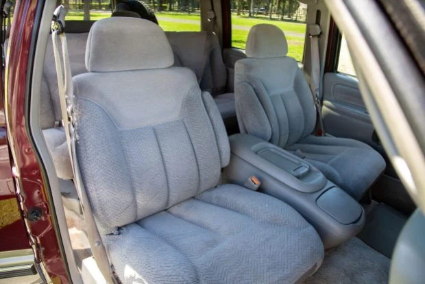 1999 Chevrolet Suburban 8th Gen - Image 4 of 7