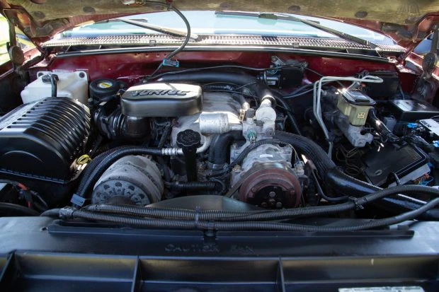 1999 Chevrolet Suburban 8th Gen - Image 6 of 7
