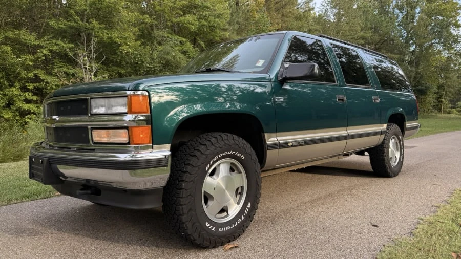1999 Chevrolet Suburban 8th Gen - Image 10 of 29