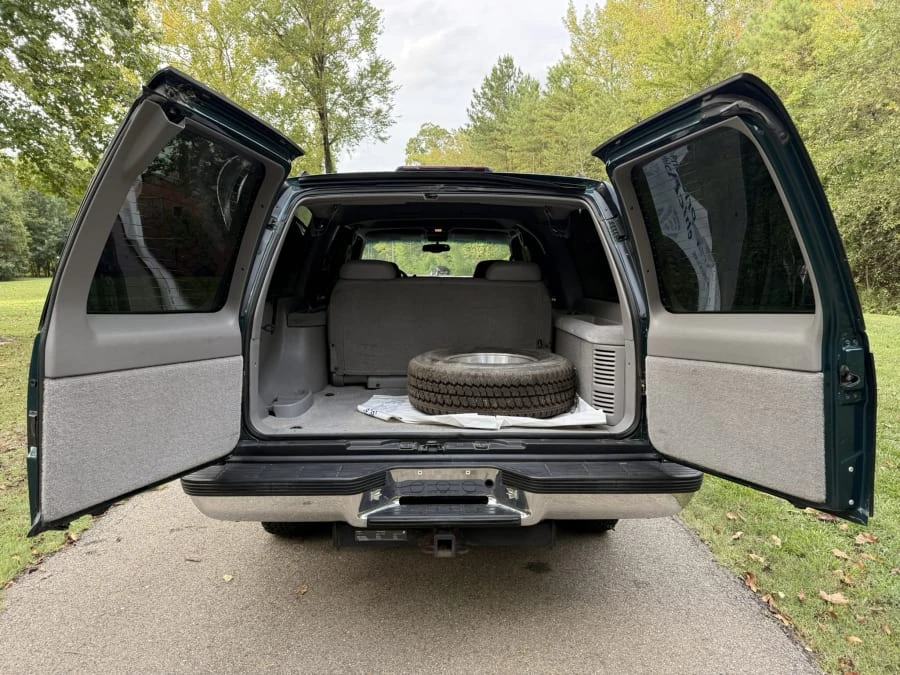 1999 Chevrolet Suburban 8th Gen - Image 17 of 29