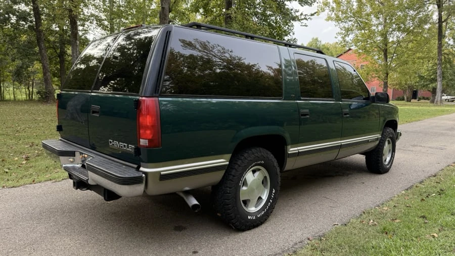 1999 Chevrolet Suburban 8th Gen - Image 3 of 29
