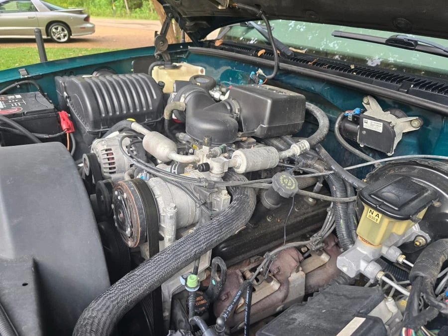 1999 Chevrolet Suburban 8th Gen - Image 28 of 29