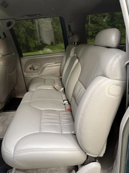 1999 Chevrolet Suburban 8th Gen - Image 15 of 29
