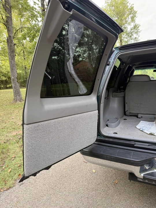 1999 Chevrolet Suburban 8th Gen - Image 13 of 29