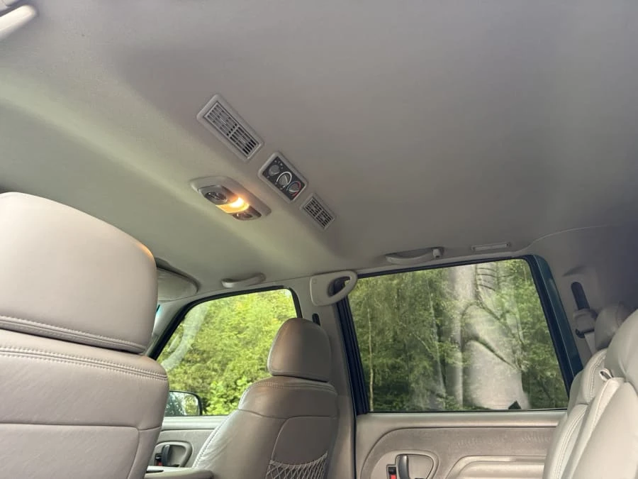 1999 Chevrolet Suburban 8th Gen - Image 14 of 29
