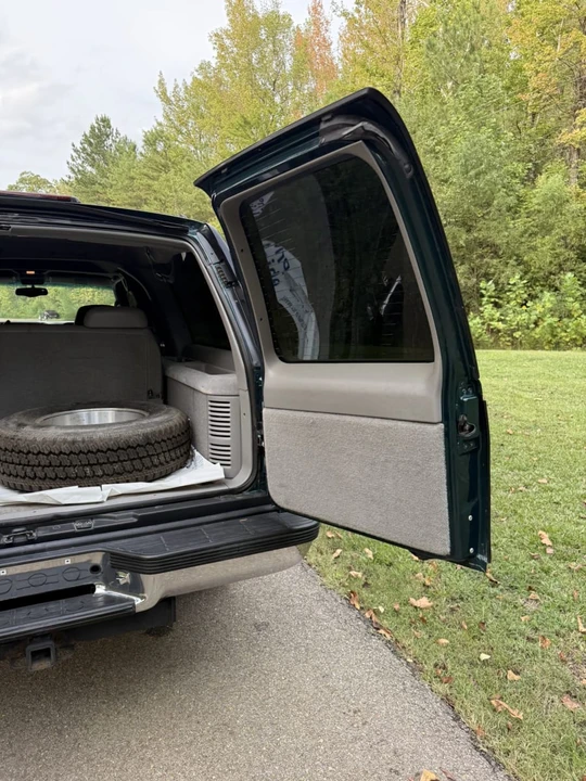 1999 Chevrolet Suburban 8th Gen - Image 16 of 29