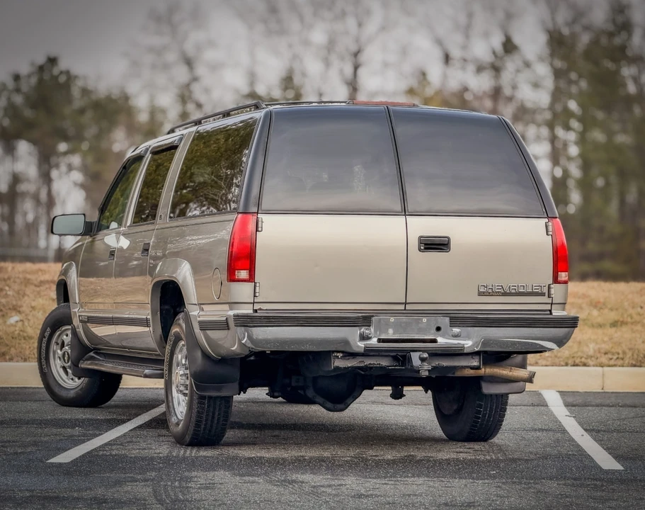 1999 Chevrolet Suburban 8th Gen - Image 8 of 21