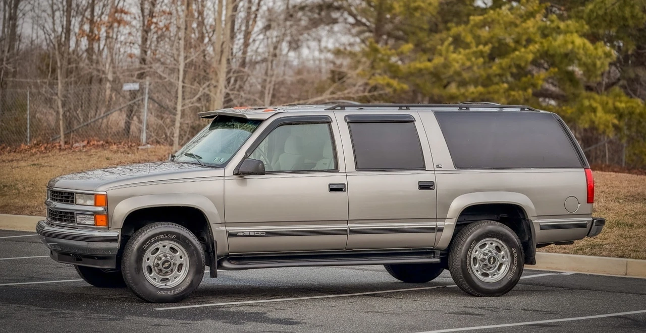1999 Chevrolet Suburban 8th Gen - Image 7 of 21