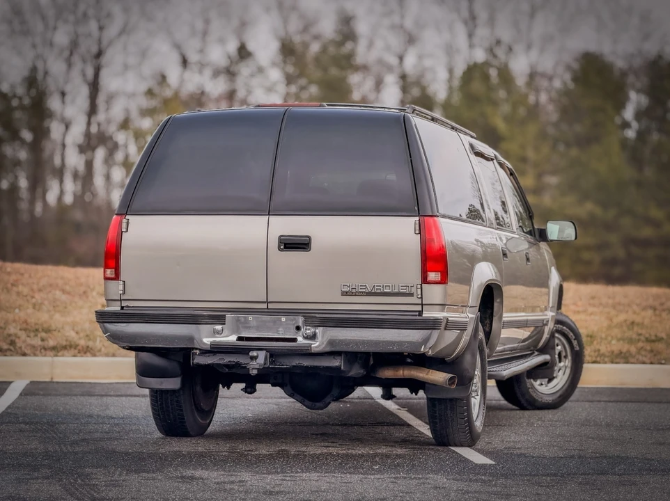 1999 Chevrolet Suburban 8th Gen - Image 11 of 21
