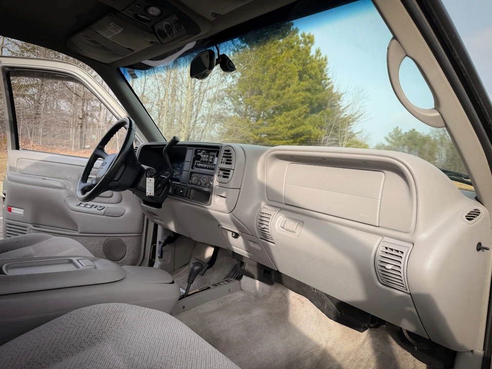 1999 Chevrolet Suburban 8th Gen - Image 21 of 21