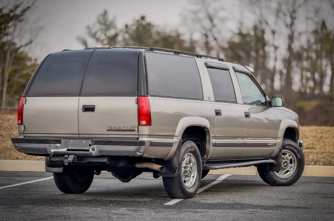 1999 Chevrolet Suburban 8th Gen - Image 12 of 21