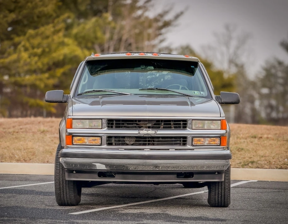 1999 Chevrolet Suburban 8th Gen - Image 3 of 21