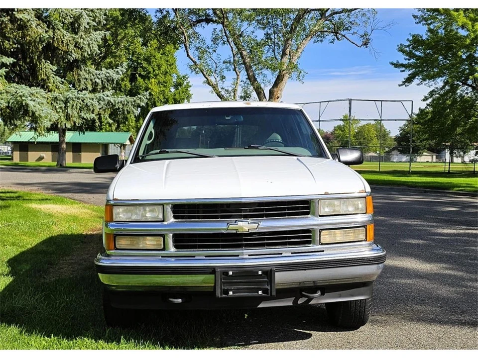 1999 Chevrolet Tahoe 1st Gen - Image 2 of 31