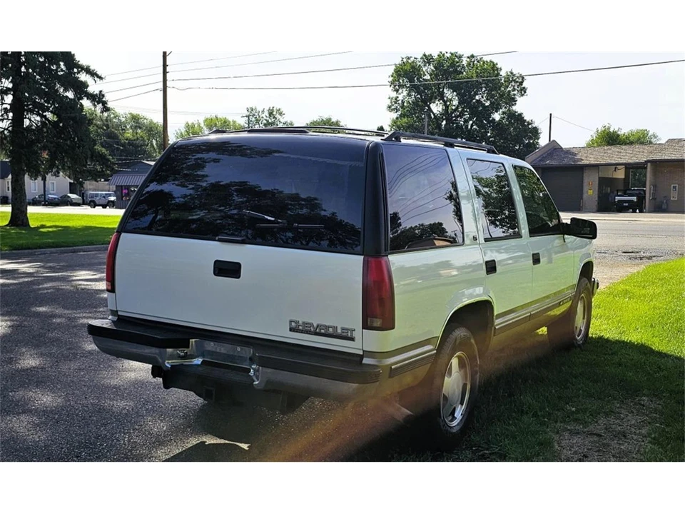 1999 Chevrolet Tahoe 1st Gen - Image 6 of 31