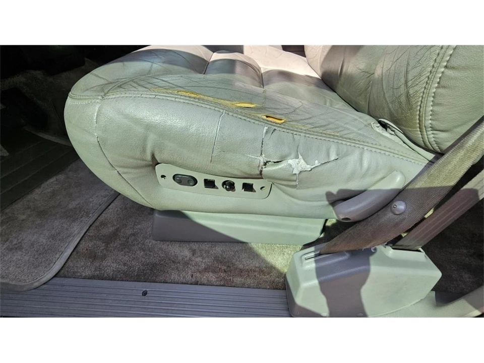 1999 Chevrolet Tahoe 1st Gen - Image 12 of 31