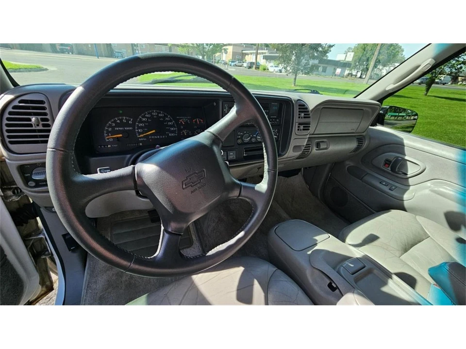 1999 Chevrolet Tahoe 1st Gen - Image 15 of 31