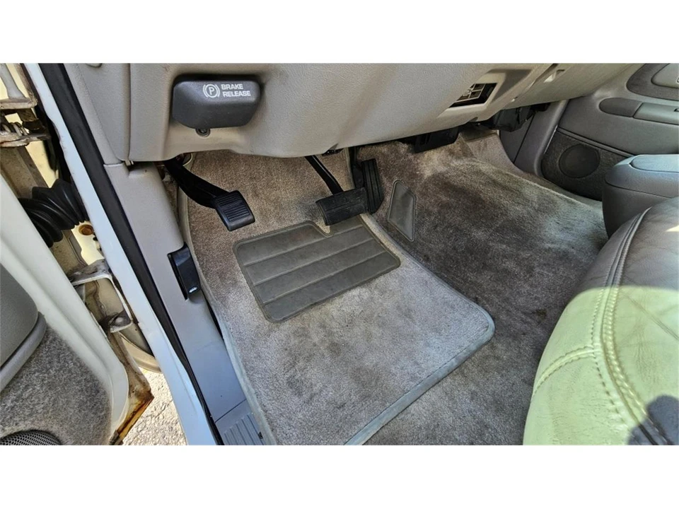 1999 Chevrolet Tahoe 1st Gen - Image 16 of 31