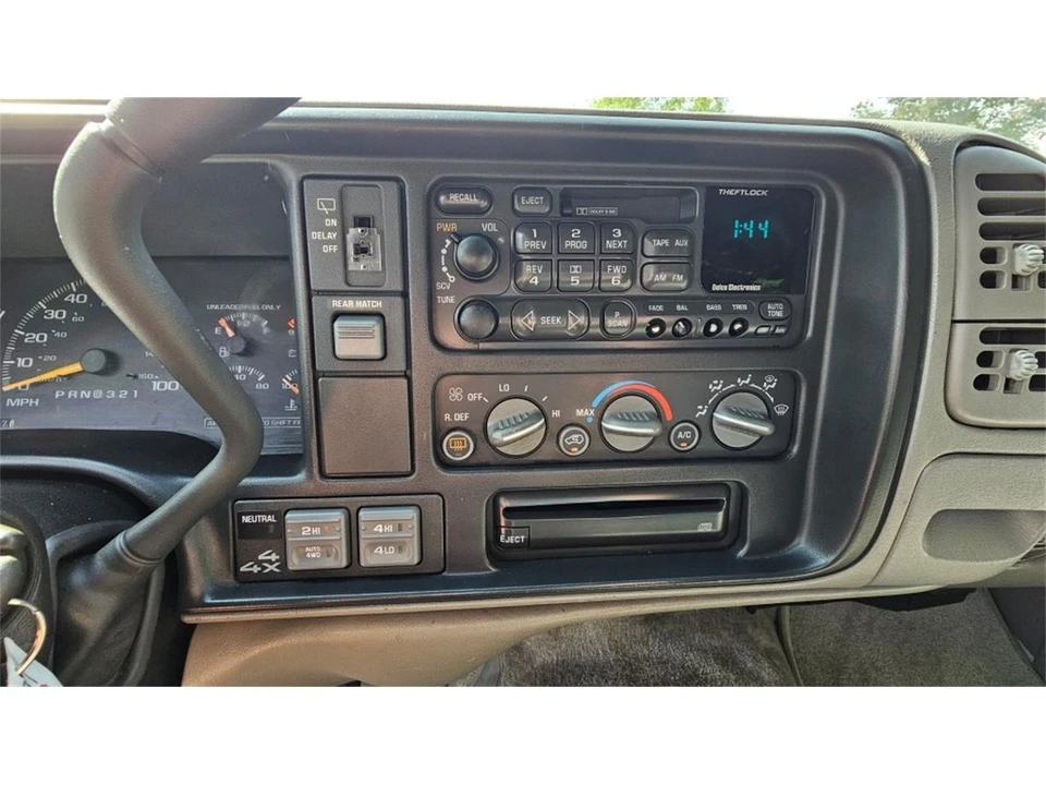1999 Chevrolet Tahoe 1st Gen - Image 19 of 31