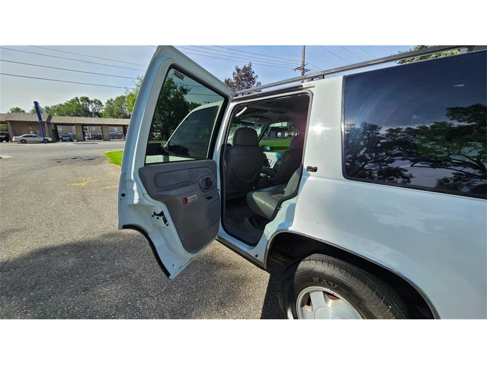 1999 Chevrolet Tahoe 1st Gen - Image 25 of 31