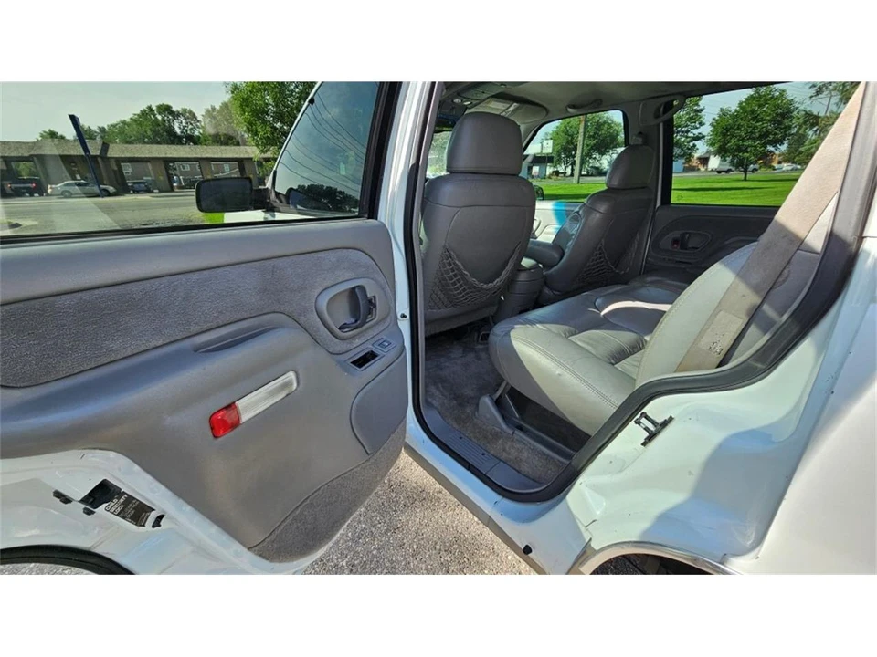 1999 Chevrolet Tahoe 1st Gen - Image 26 of 31