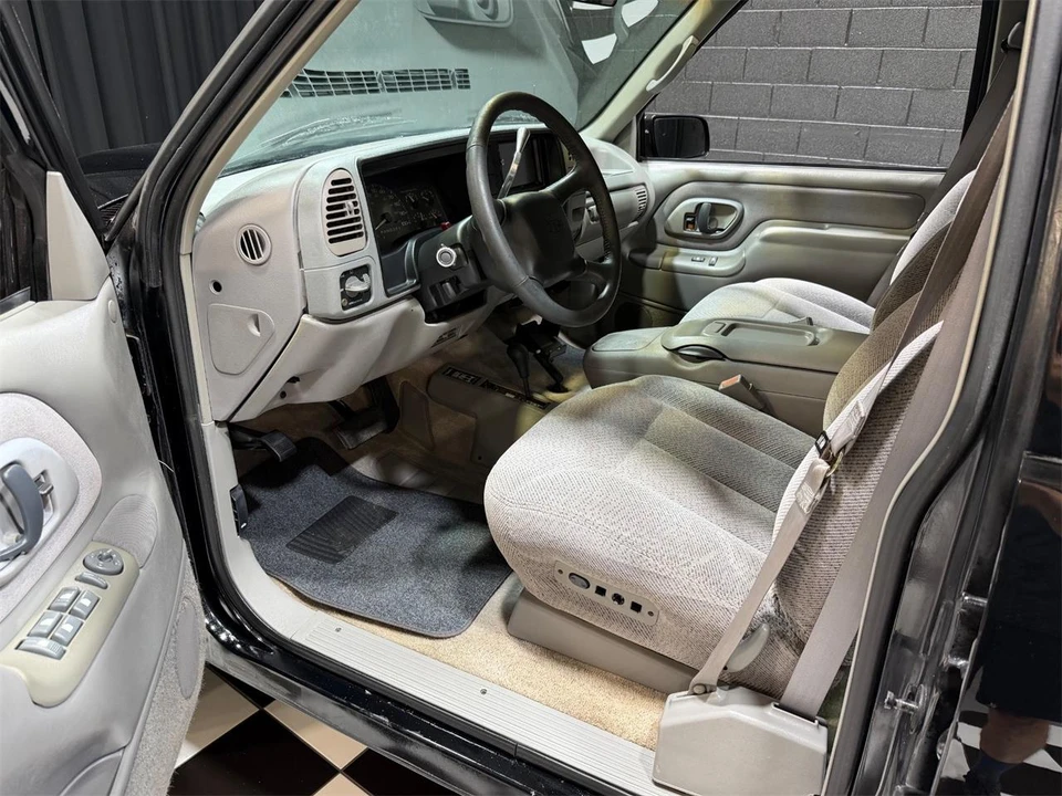 1999 Chevrolet Tahoe 1st Gen - Image 3 of 31