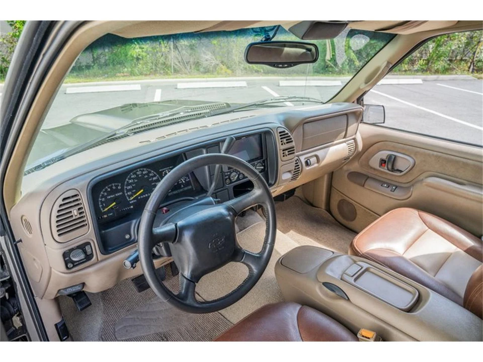 1999 Chevrolet Tahoe 1st Gen - Image 27 of 31