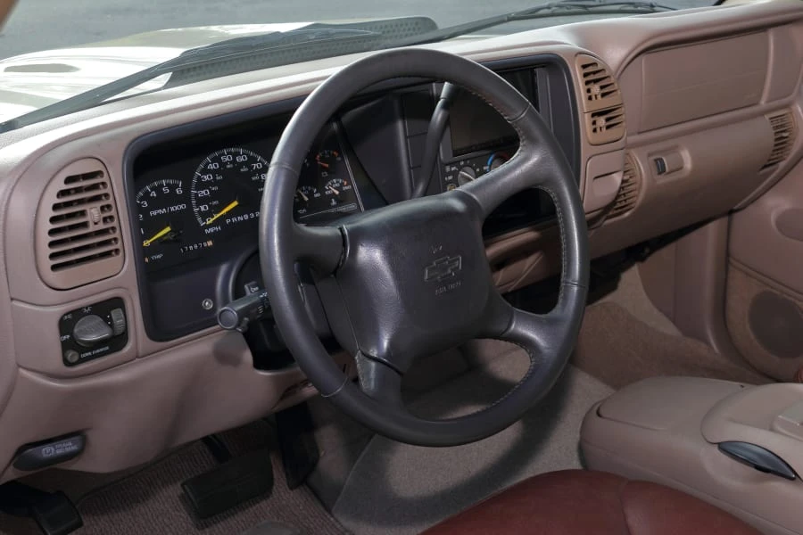 1999 Chevrolet Tahoe 1st Gen - Image 17 of 27