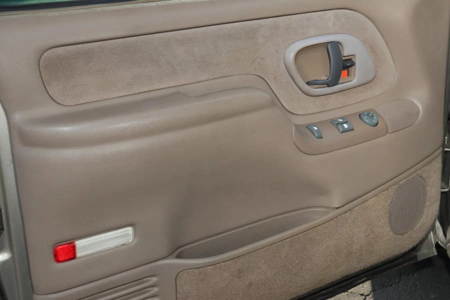 1999 Chevrolet Tahoe 1st Gen - Image 14 of 27