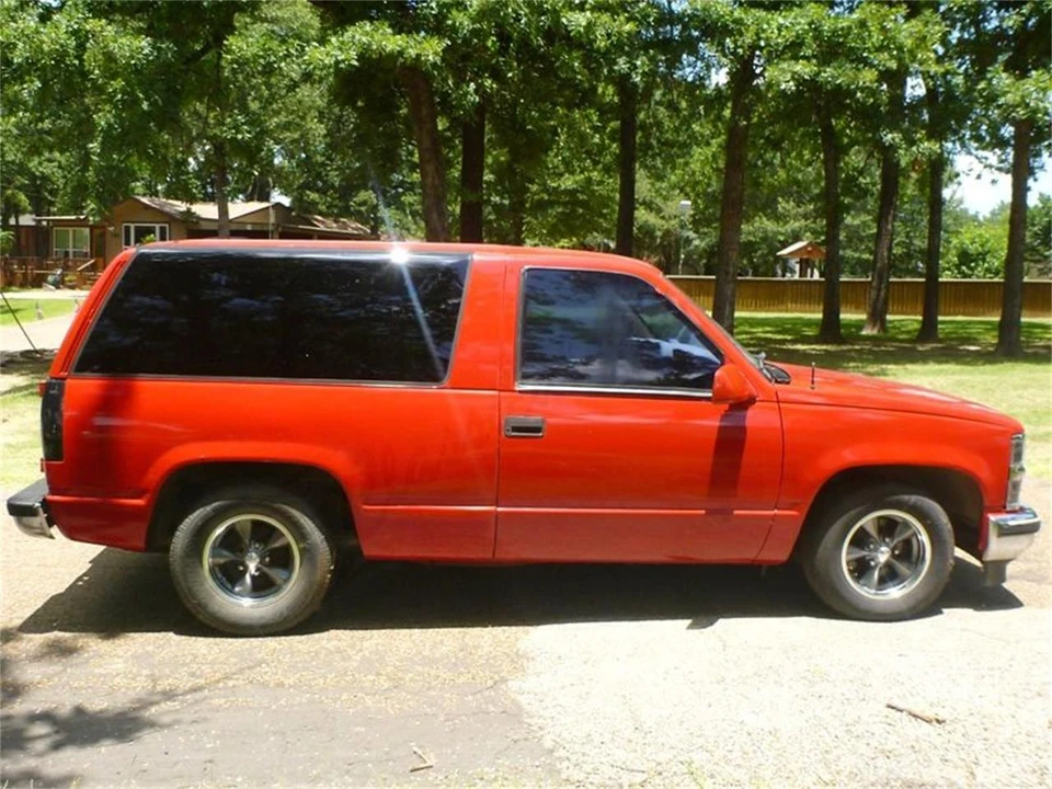 1999 Chevrolet Tahoe 1st Gen - Image 2 of 12