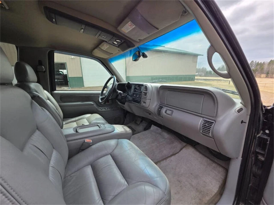 1999 Chevrolet Tahoe 1st Gen - Image 20 of 31