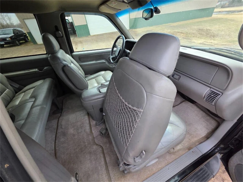 1999 Chevrolet Tahoe 1st Gen - Image 23 of 31
