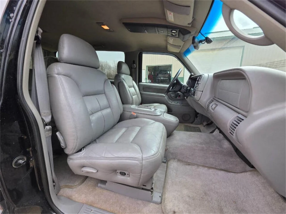 1999 Chevrolet Tahoe 1st Gen - Image 25 of 31