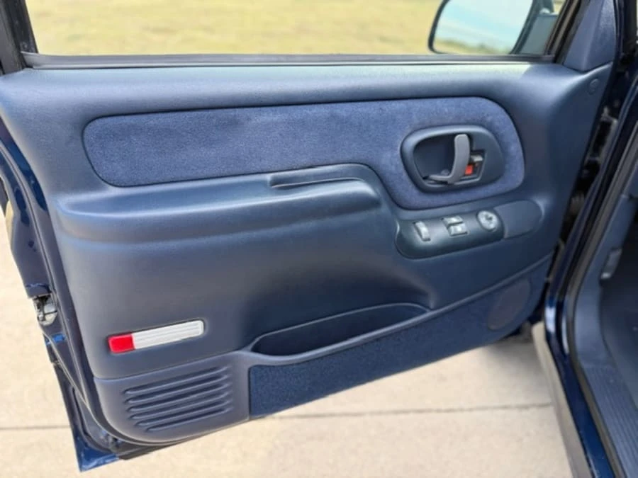 1999 Chevrolet Tahoe 1st Gen - Image 9 of 14