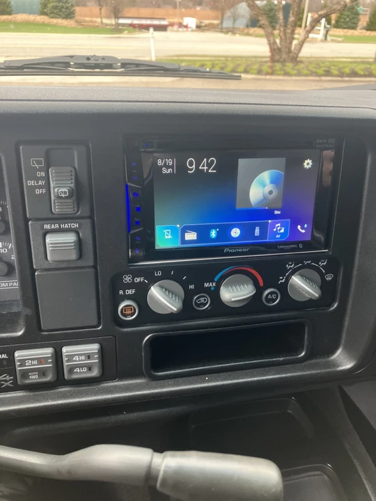 1999 Chevrolet Tahoe 1st Gen - Image 11 of 21