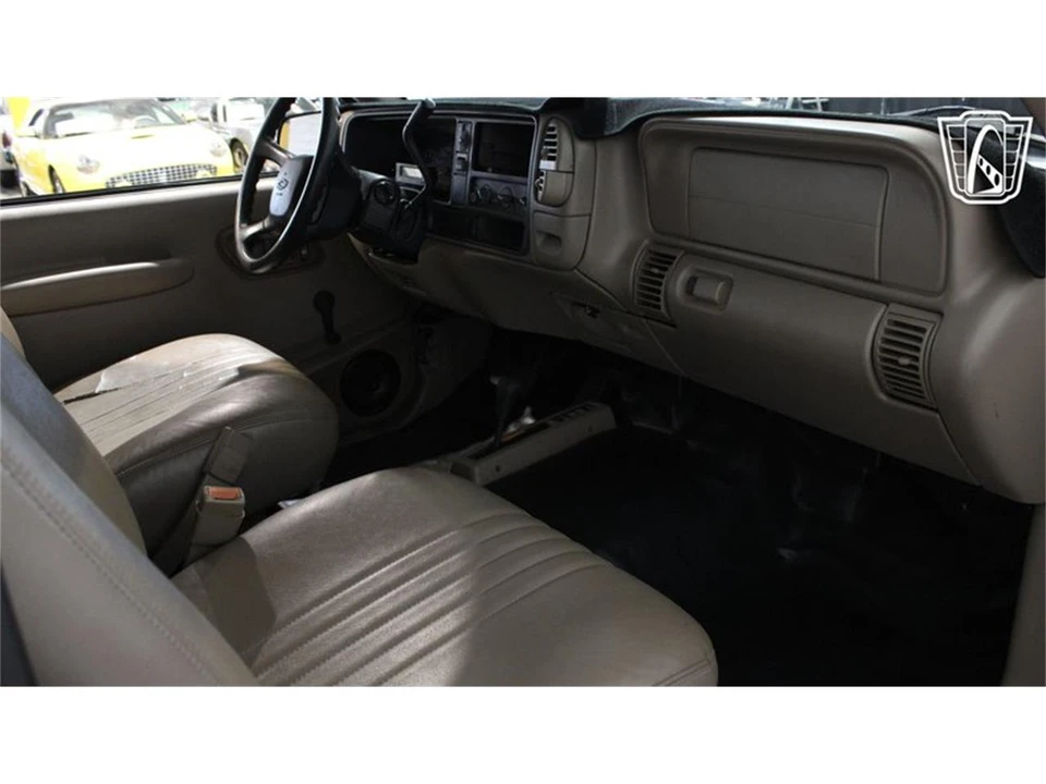 1999 Chevrolet Tahoe 1st Gen - Image 16 of 31