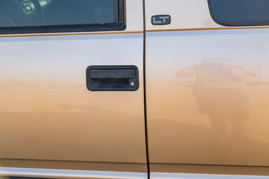 1999 Chevrolet Tahoe 1st Gen - Image 25 of 31