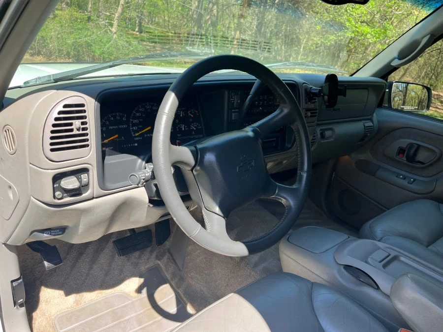 1999 Chevrolet Tahoe 1st Gen - Image 9 of 18
