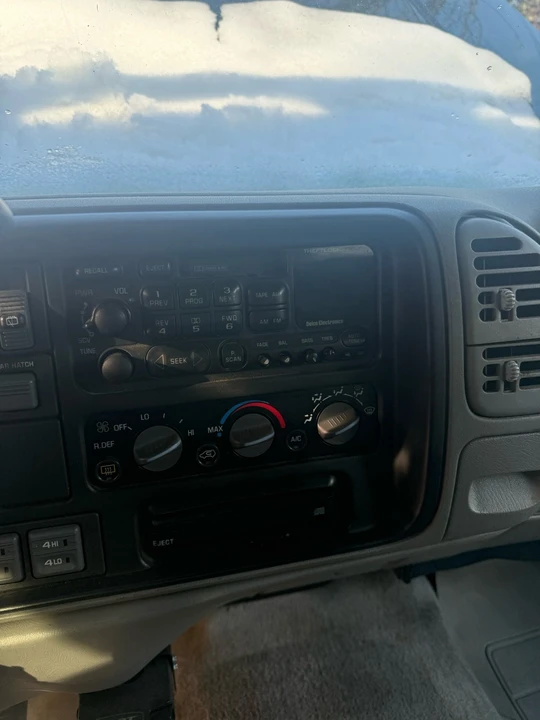 1999 Chevrolet Tahoe 2nd Gen - Image 18 of 21