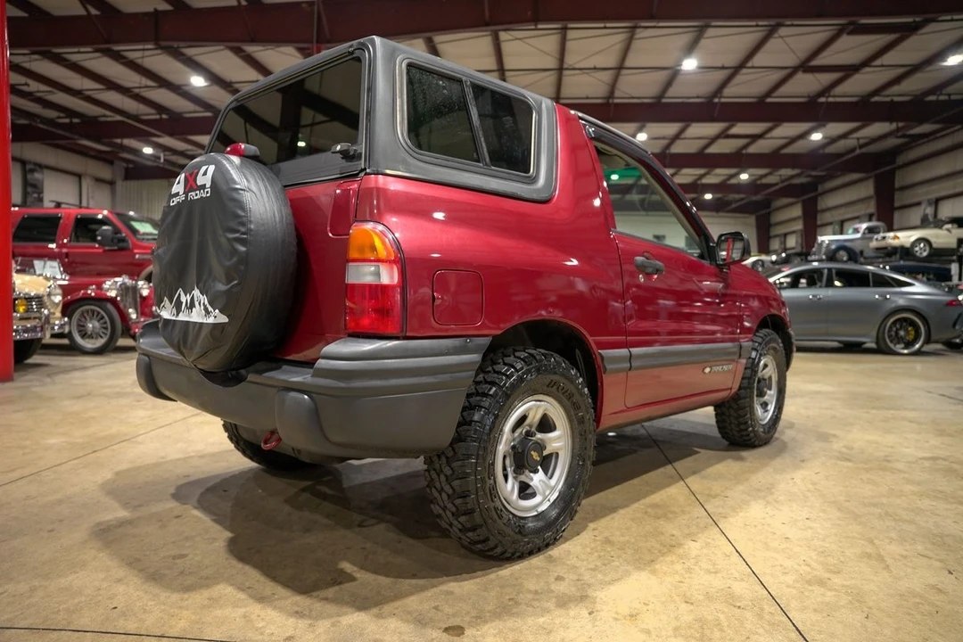 1999 Chevrolet Tracker - Image 8 of 12