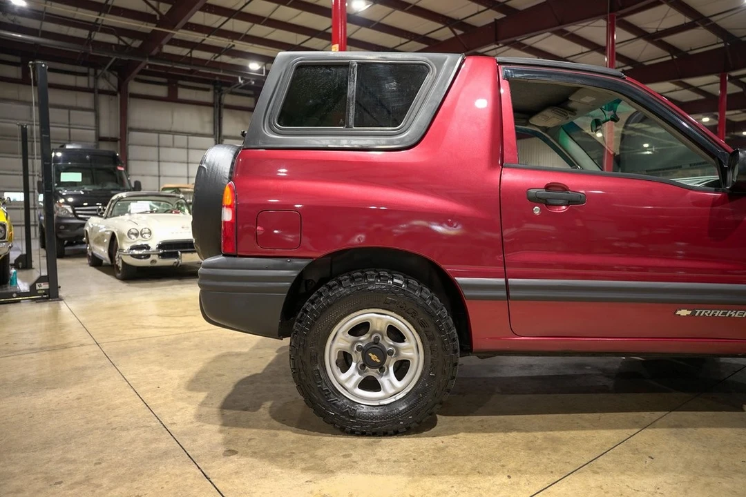 1999 Chevrolet Tracker - Image 9 of 12