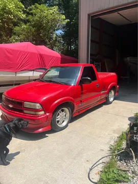 1999 Chevrolet S10 Regular Cab Short Bed