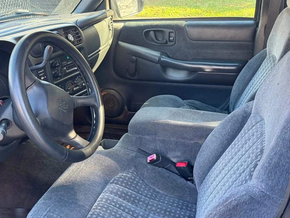 1999 Chevrolet S-10 - Image 4 of 12