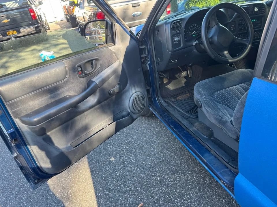 1999 Chevrolet S-10 - Image 12 of 12