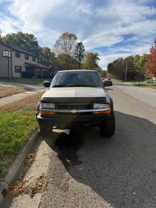 1999 Chevrolet S-10 - Image 8 of 9
