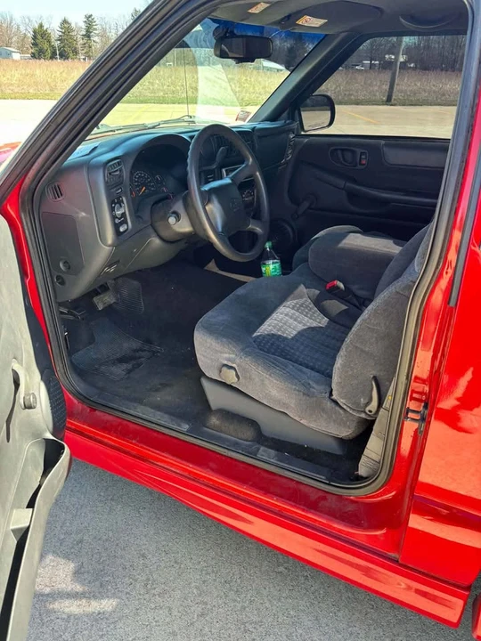 1999 Chevrolet S-10 - Image 6 of 11