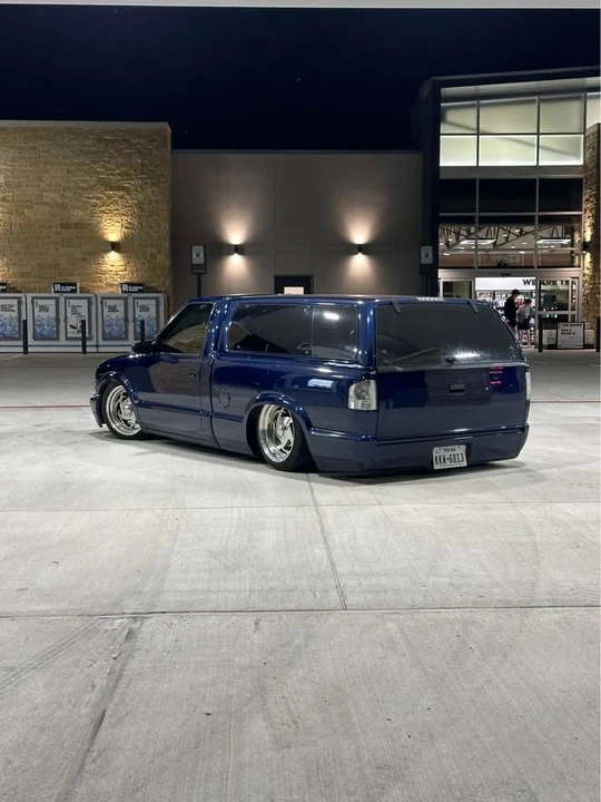 1999 Chevrolet S-10 - Image 2 of 13