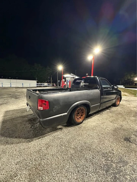 1999 Chevrolet S-10 - Image 2 of 3