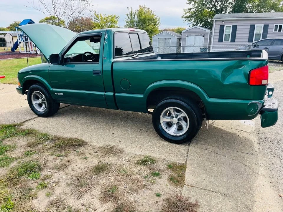 1999 Chevrolet S-10 - Image 2 of 4