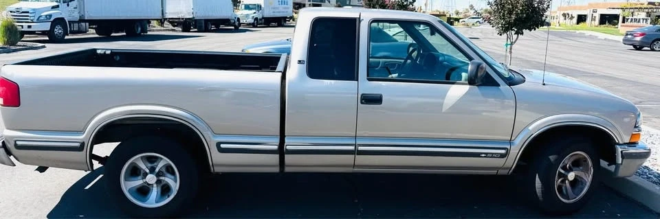 1999 Chevrolet S-10 - Image 4 of 12